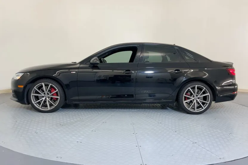 2018 Audi A4 2.0T Premium photo 1