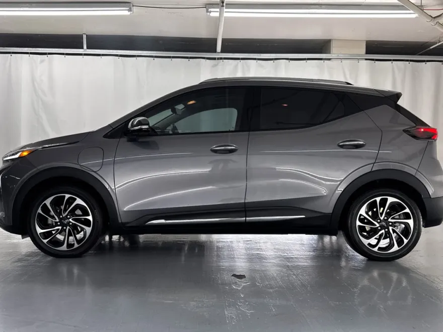 2023 Chevrolet Bolt EUV Premier photo 1