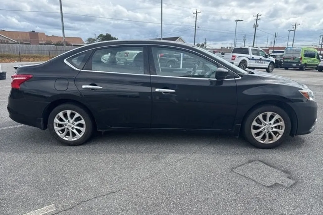 2017 Nissan Sentra S photo 1