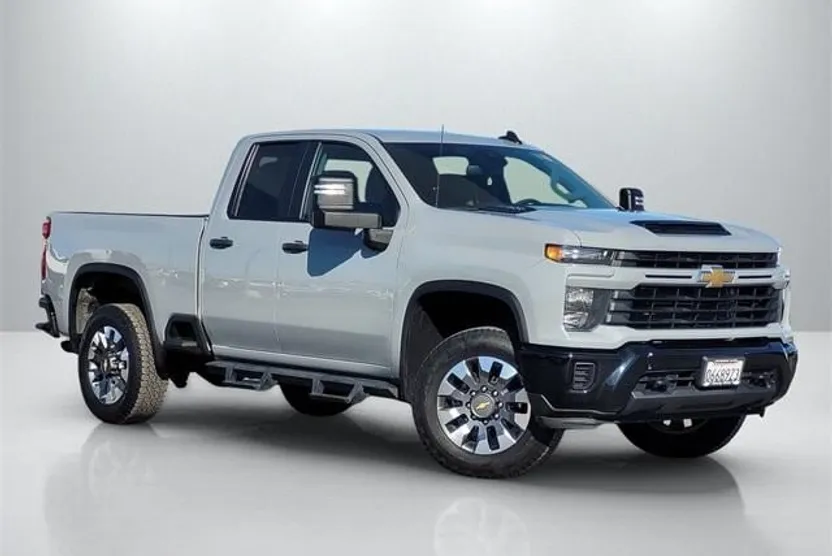 2024 Chevrolet Silverado 2500HD Custom photo 1