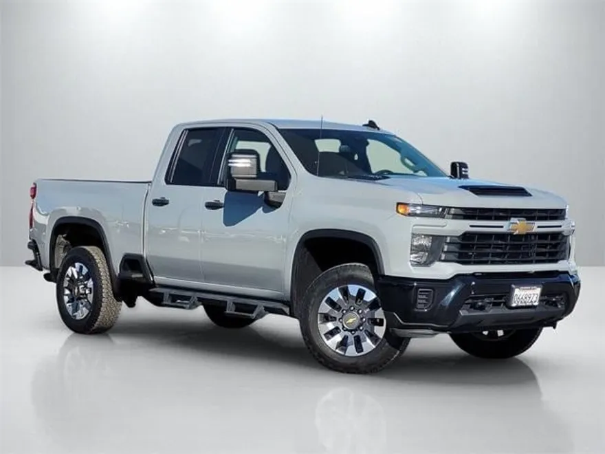 2024 Chevrolet Silverado 2500HD Custom photo 1