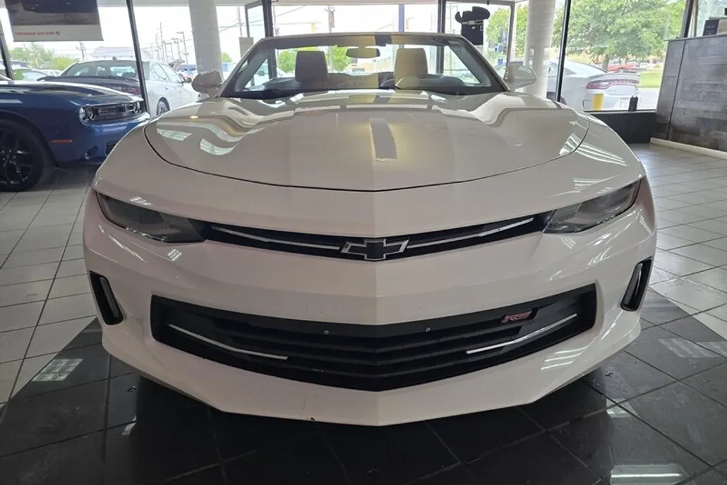 2016 Chevrolet Camaro 2LT photo 1