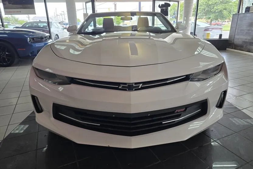 2016 Chevrolet Camaro 2LT photo 1