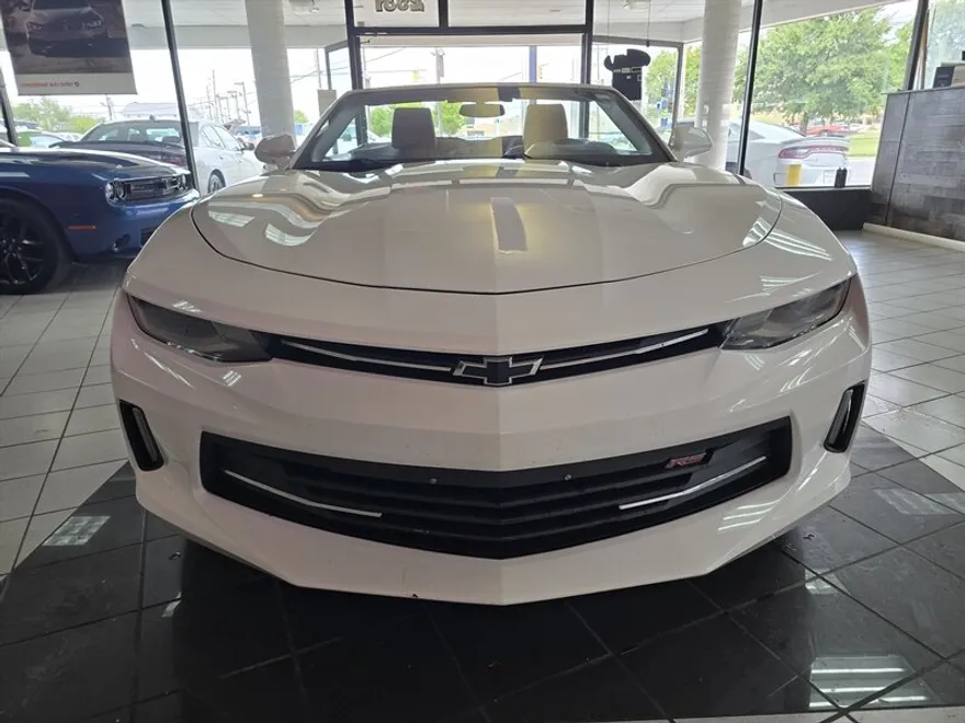 2016 Chevrolet Camaro 2LT photo 1