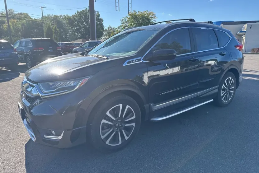 2017 Honda CR-V Touring photo 1