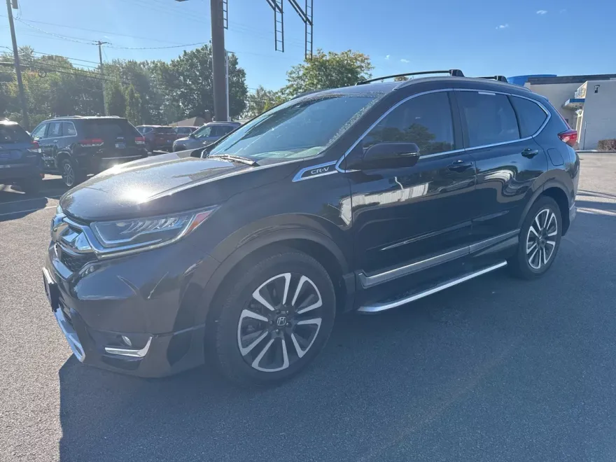 2017 Honda CR-V Touring photo 1