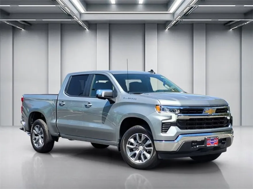 2025 Chevrolet Silverado 1500 LT photo 1