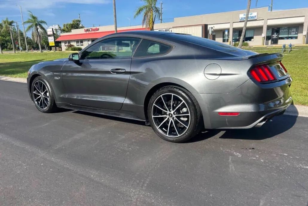 2016 Ford Mustang GT photo 1