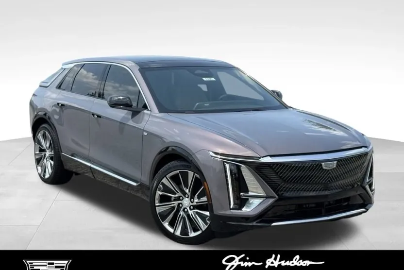 2025 Cadillac Lyriq Luxury photo 1