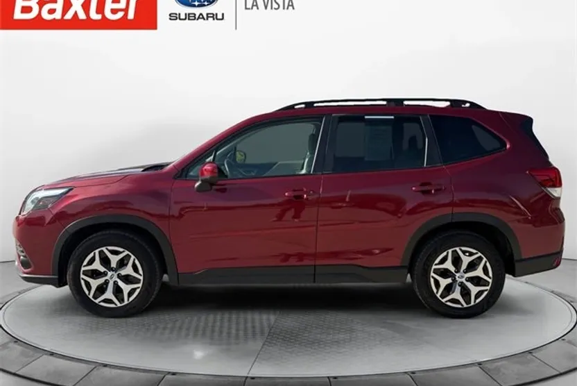 2022 Subaru Forester Premium photo 1