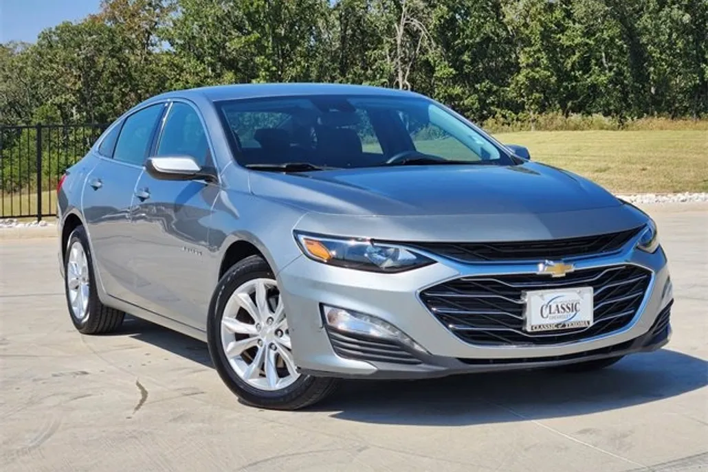 2024 Chevrolet Malibu 1LT photo 1