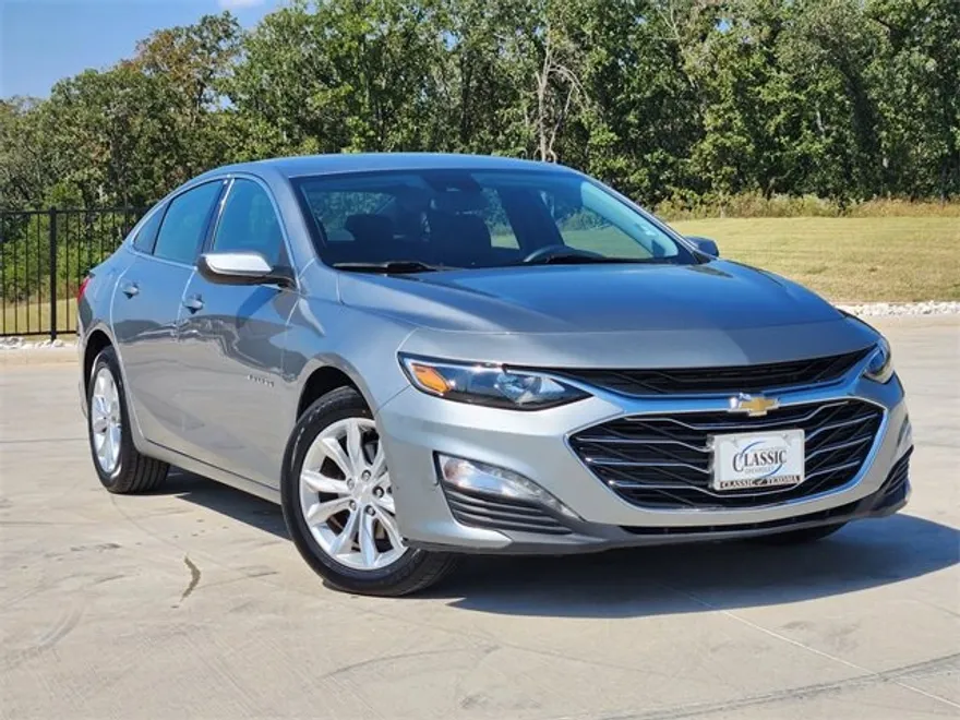 2024 Chevrolet Malibu 1LT photo 1