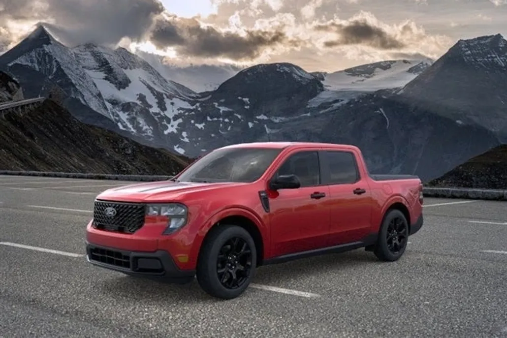 2025 Ford Maverick XLT photo 1