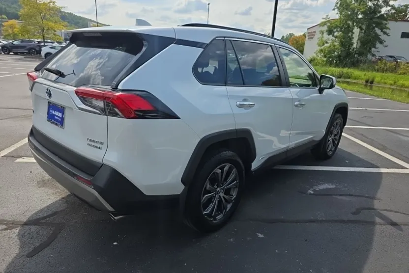 2024 Toyota RAV4 Hybrid Limited photo 1