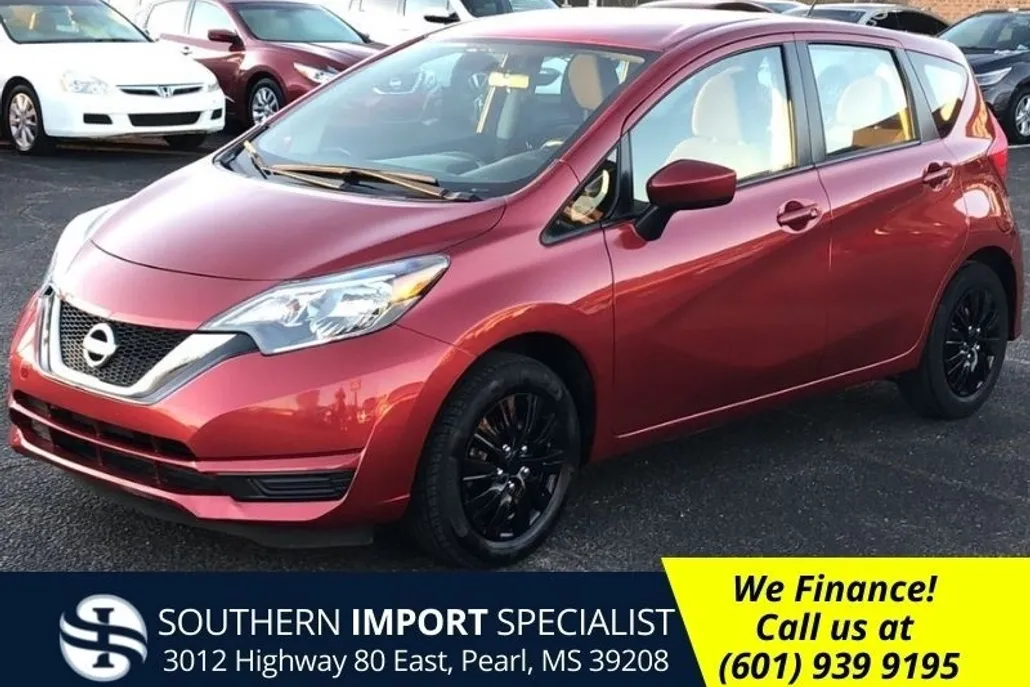 2019 Nissan Versa Note SV photo 1