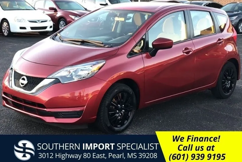 2019 Nissan Versa Note SV photo 1
