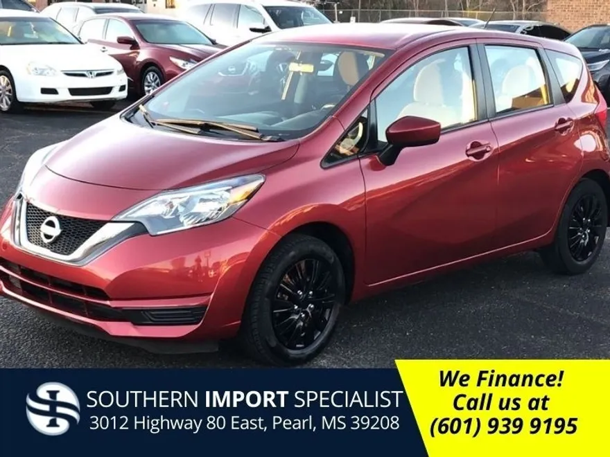 2019 Nissan Versa Note SV photo 1