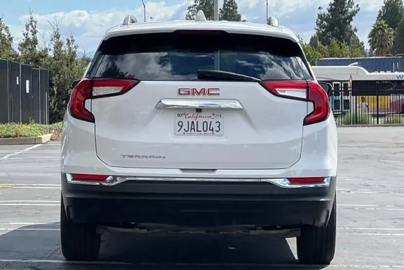 2024 Gmc Terrain SLT photo 1