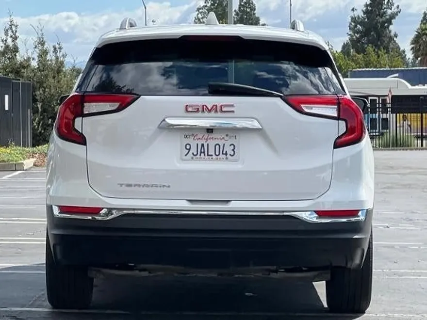 2024 Gmc Terrain SLT photo 1
