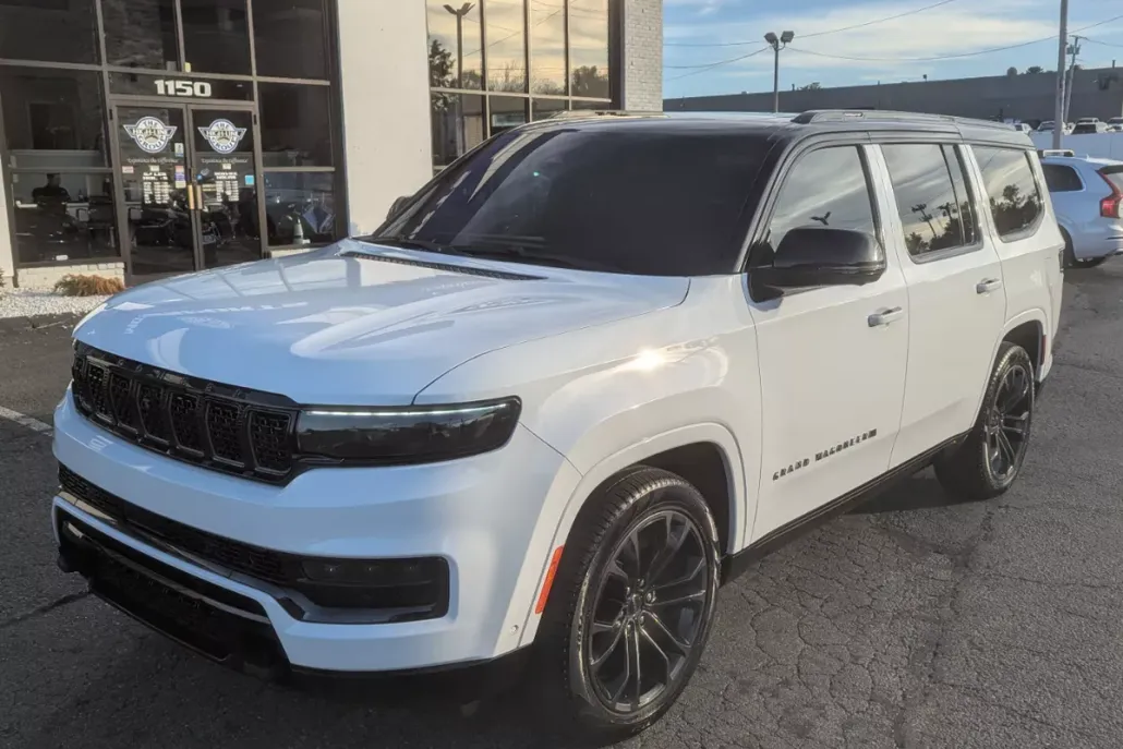 2024 Jeep Grand Wagoneer III Obsidian photo 1