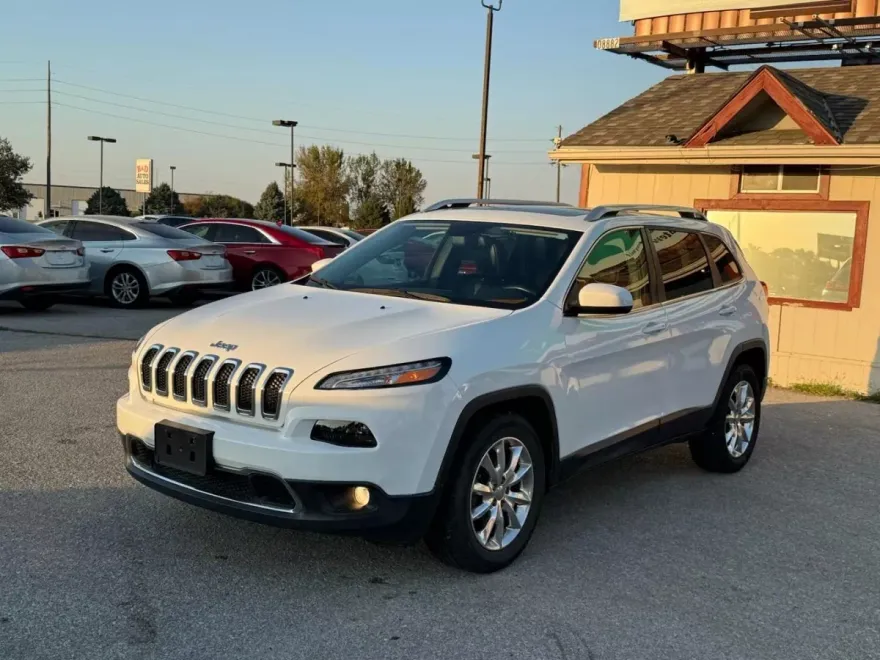 2015 Jeep Cherokee Limited Sport photo 1