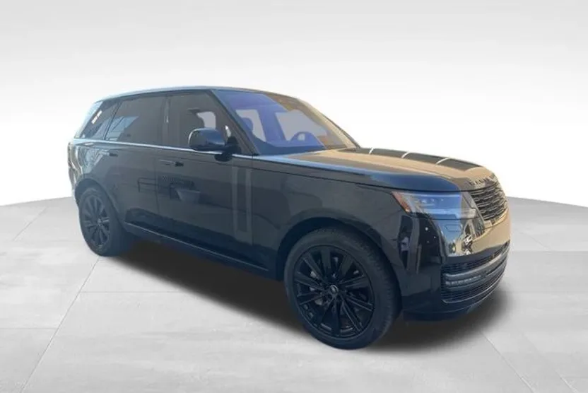 2023 Land Rover Range Rover SE photo 1