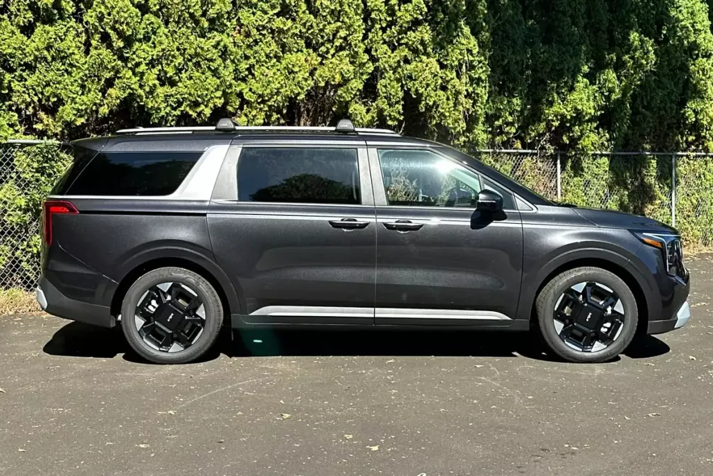 2026 Kia Carnival EX photo 1
