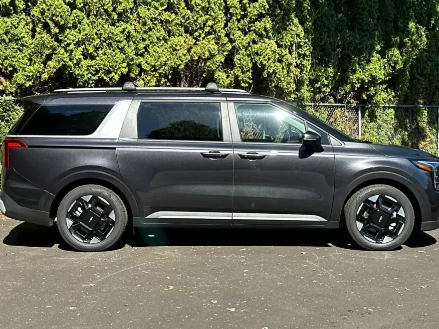 2026 Kia Carnival EX photo 1