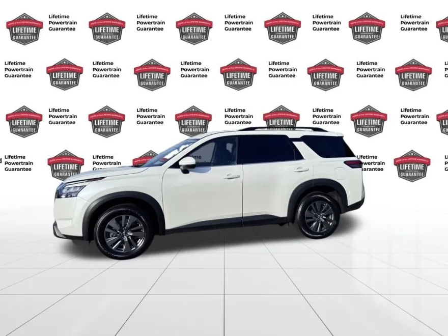 2024 Nissan Pathfinder SV photo 1