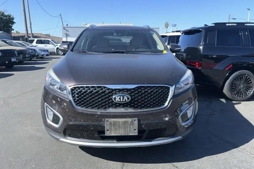 2017 Kia Sorento EX photo 1