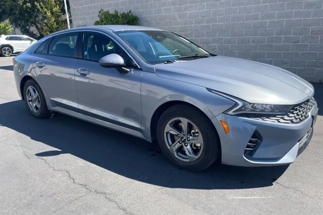 2023 Kia K5 LXS photo 1