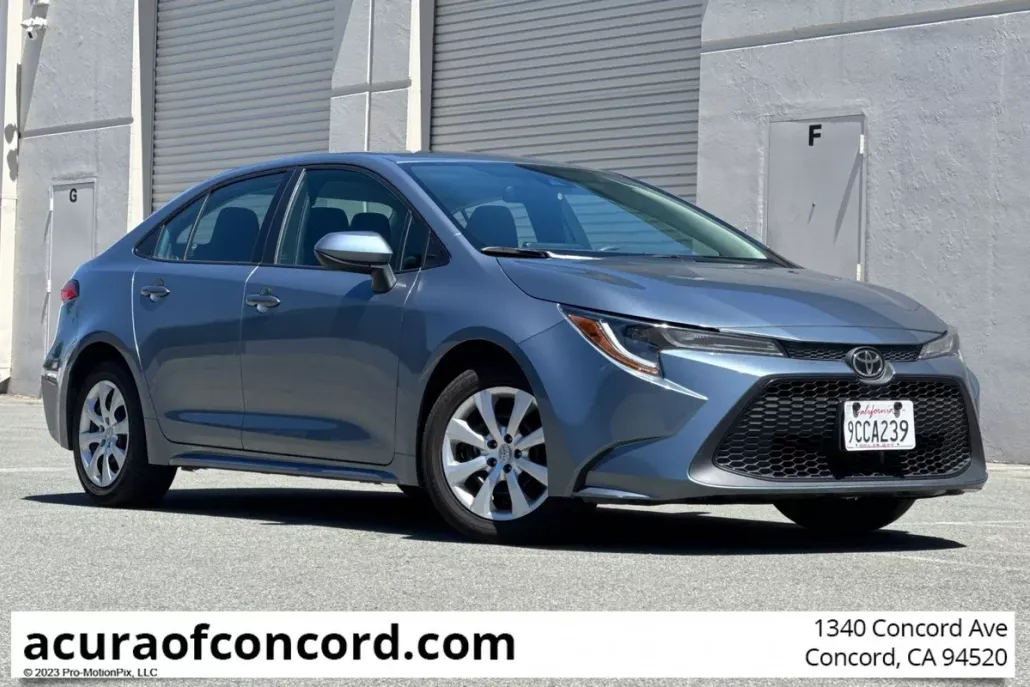 2022 Toyota Corolla LE photo 1