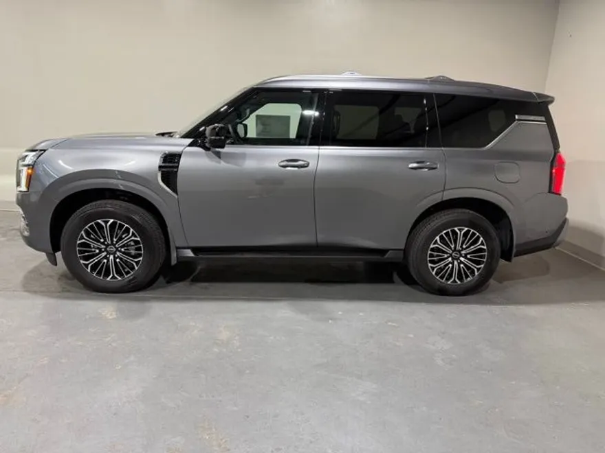 2025 Nissan Armada Platinum photo 1