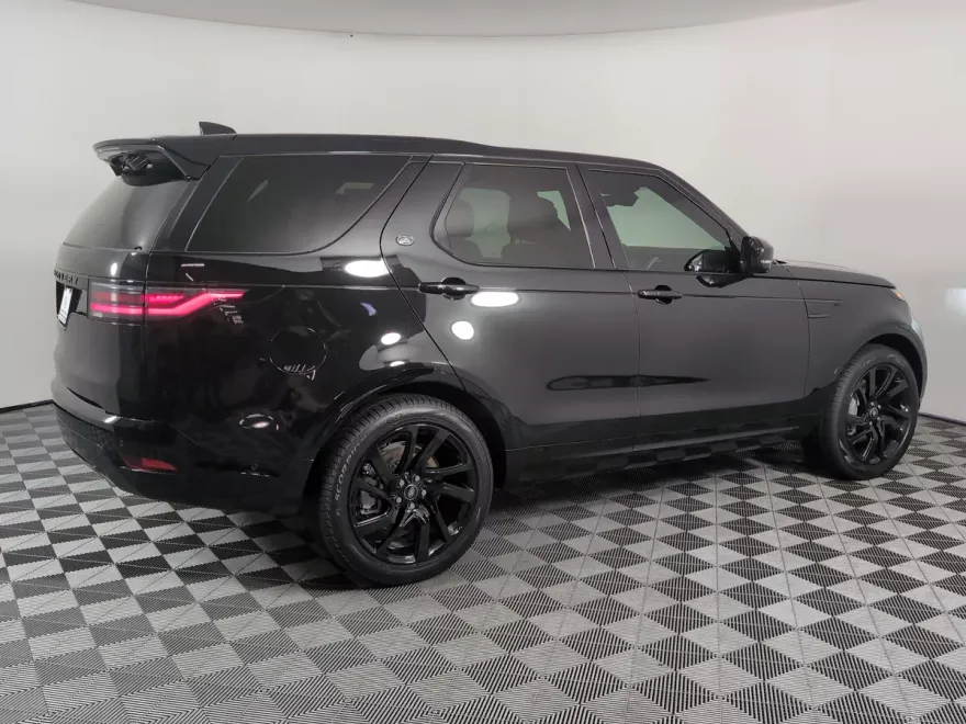 2025 Land Rover Discovery SE photo 1