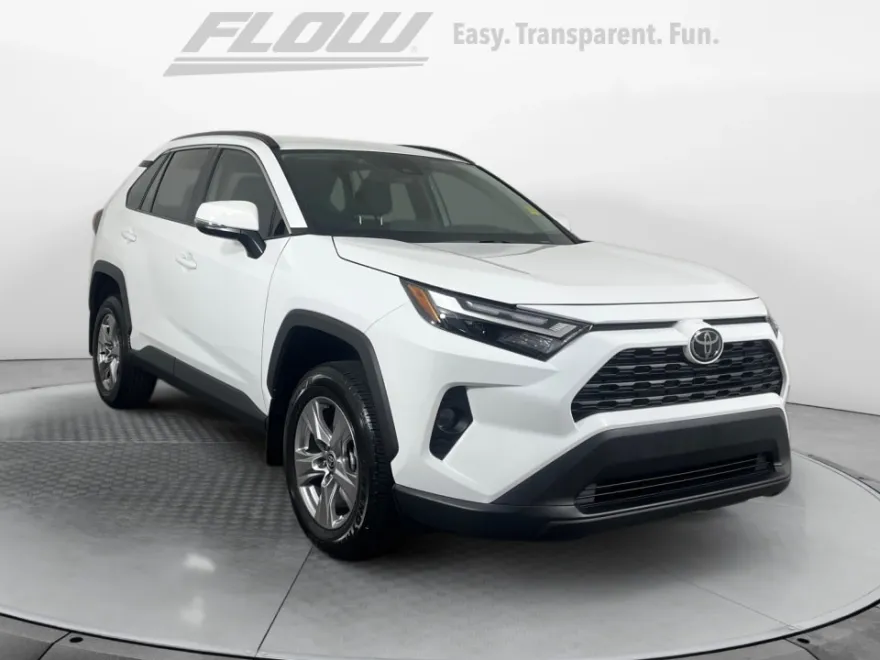 2024 Toyota RAV4 XLE photo 1