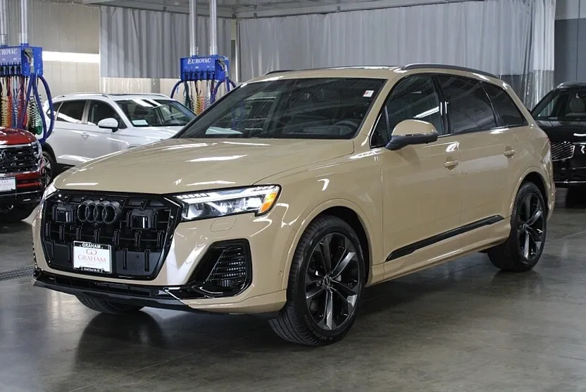 2025 Audi Q7 55 Prestige photo 1