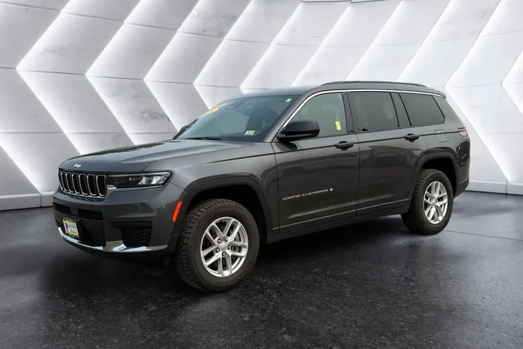 2024 Jeep Grand Cherokee Laredo photo 1
