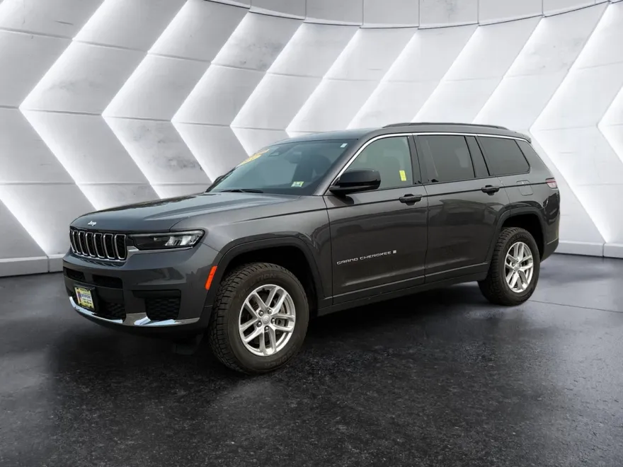 2024 Jeep Grand Cherokee Laredo photo 1
