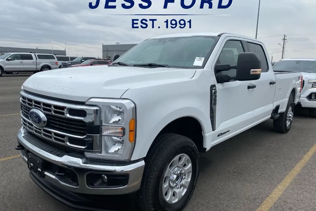 2023 Ford F-350 XLT photo 1