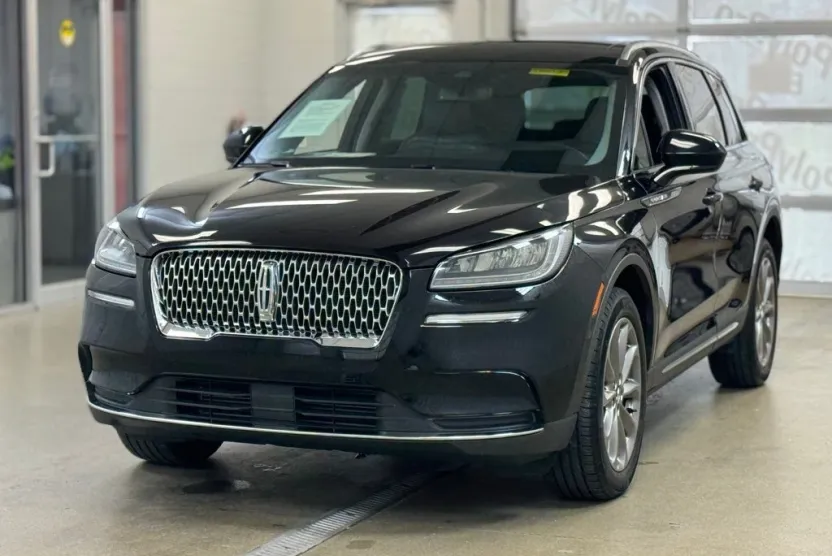 2022 Lincoln Corsair Standard photo 1
