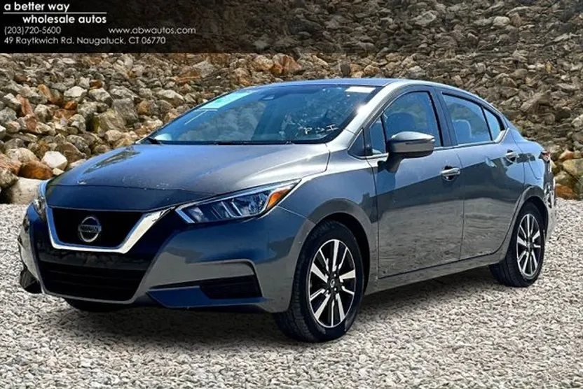 2021 Nissan Versa SV photo 1