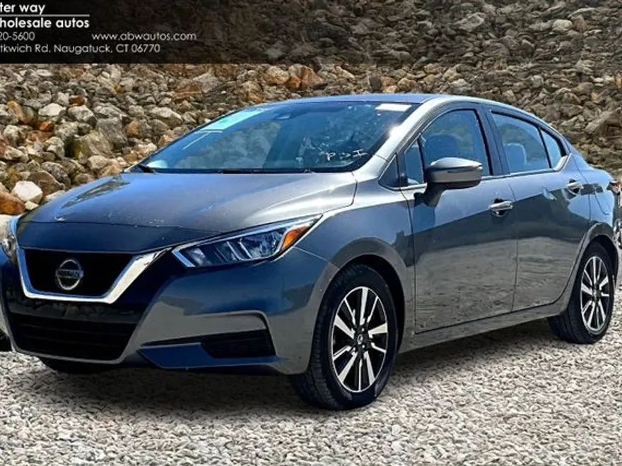 2021 Nissan Versa SV photo 1