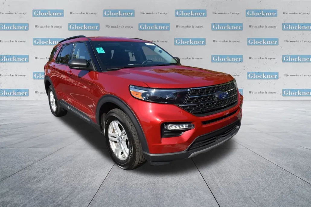 2023 Ford Explorer XLT photo 1