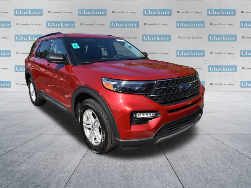 2023 Ford Explorer XLT photo 1