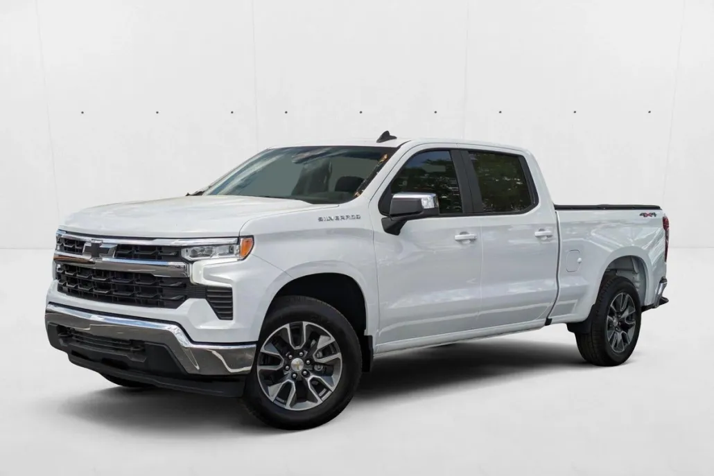 2025 Chevrolet Silverado 1500 LT photo 1