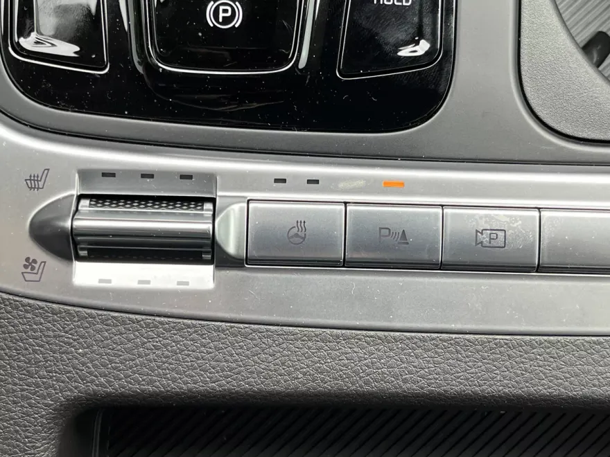 2025 Kia Carnival SX Prestige photo 9