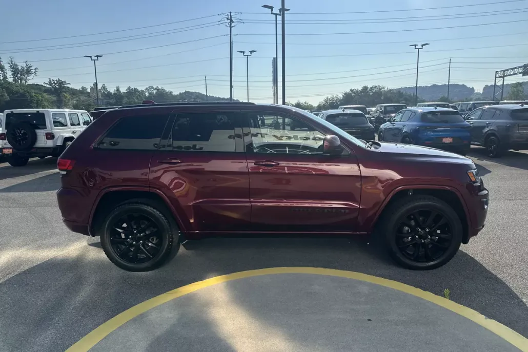 2020 Jeep Grand Cherokee Altitude photo 1