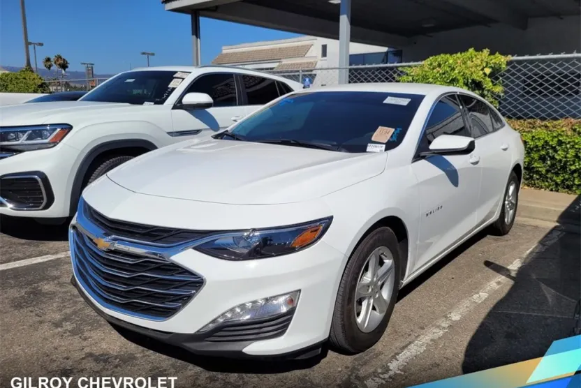 2024 Chevrolet Malibu 1LT photo 1