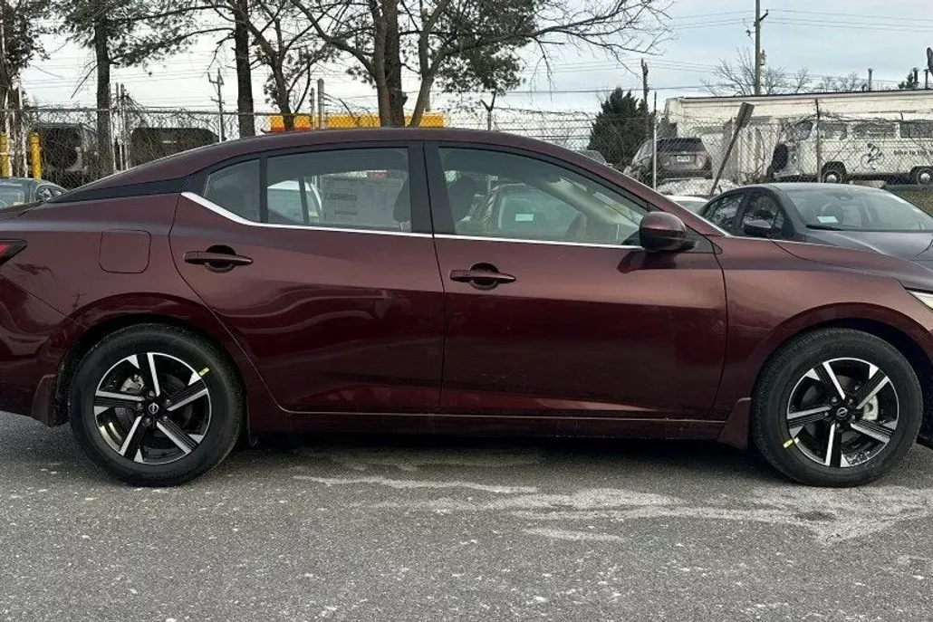 2025 Nissan Sentra SV photo 1
