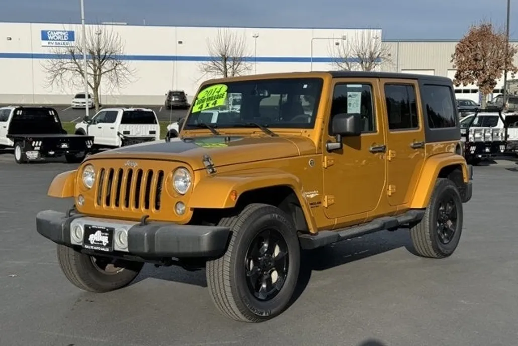 2014 Jeep Wrangler Unlimited Sahara photo 1